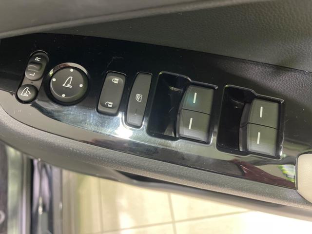 ヴェゼル ｅ：ＨＥＶ　Ｚ　４ＷＤ　純正９インチナビ　全周囲カメラ　衝突被害軽減システム　レーダークルーズ　禁煙車　パワーリアゲート　ハーフレザーシート　コーナーセンサー　スマートキー　ＬＥＤヘッド　ビルトインＥＴＣ（29枚目）