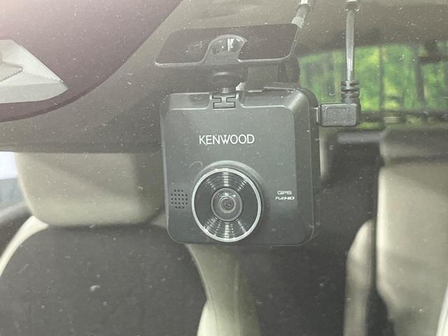 ヴェゼル ｅ：ＨＥＶ　Ｚ　４ＷＤ　純正９インチナビ　全周囲カメラ　衝突被害軽減システム　レーダークルーズ　禁煙車　パワーリアゲート　ハーフレザーシート　コーナーセンサー　スマートキー　ＬＥＤヘッド　ビルトインＥＴＣ（53枚目）