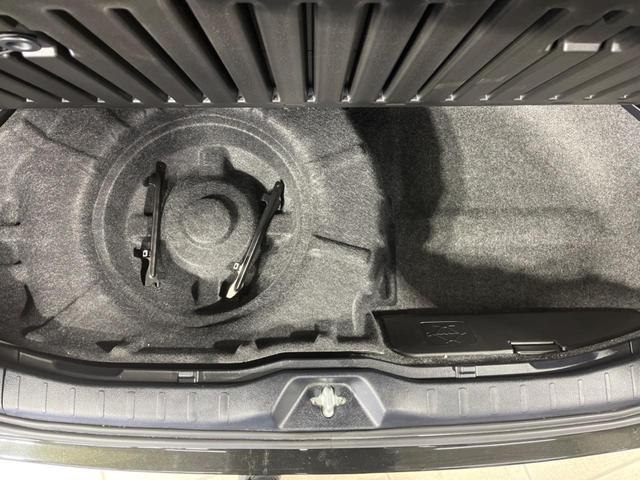 ヴォクシー ＺＳ　煌　純正１０．５インチナビ　両側電動スライドドア　寒冷地仕様　７人乗り　衝突軽減装置　禁煙車　バックカメラ　ＬＥＤヘッドライト　オートハイビーム　クルーズコントロール（55枚目）