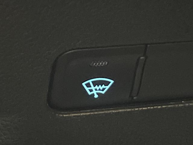 プリウス Aツーリングセレクション 4WD 全周囲カメラ 寒冷地仕様 衝突被害軽減システム レーダークルーズ 禁煙車 レザーシート パワーシート コーナーセンサー スマートキー LEDヘッド ビルトインETC オートハイビーム(5枚目)