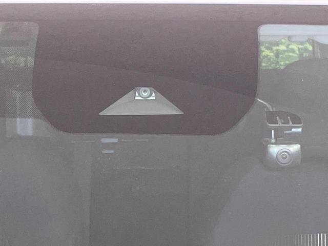 ノート Ｘ　衝突被害軽減システム　純正９インチナビ　全周囲カメラ　寒冷地仕様　ＬＥＤヘッドライト　ブラインドスポットモニター　シートヒーター　コーナーセンサー　スマートキー　オートハイビーム（3枚目）