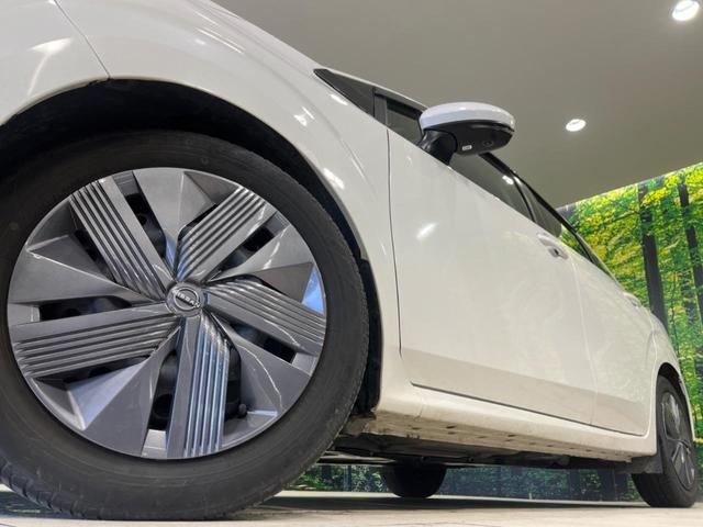 ノート Ｘ　衝突被害軽減システム　純正９インチナビ　全周囲カメラ　寒冷地仕様　ＬＥＤヘッドライト　ブラインドスポットモニター　シートヒーター　コーナーセンサー　スマートキー　オートハイビーム（14枚目）