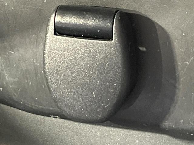 エクストレイル ２０Ｘ　エマージェンシーブレーキパッケージ　４ＷＤ　バックカメラ　衝突被害軽減システム　禁煙車　スマートキー　ＬＥＤヘッドライト　ＥＴＣ　純正１７インチアルミ　オートライト　デュアルエアコン　Ｂｌｕｅｔｏｏｔｈ　ＣＤ　ＤＶＤ再生（35枚目）