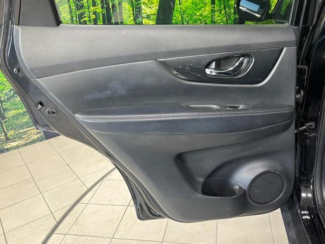 エクストレイル ２０Ｘ　エマージェンシーブレーキパッケージ　４ＷＤ　バックカメラ　衝突被害軽減システム　禁煙車　スマートキー　ＬＥＤヘッドライト　ＥＴＣ　純正１７インチアルミ　オートライト　デュアルエアコン　Ｂｌｕｅｔｏｏｔｈ　ＣＤ　ＤＶＤ再生（55枚目）