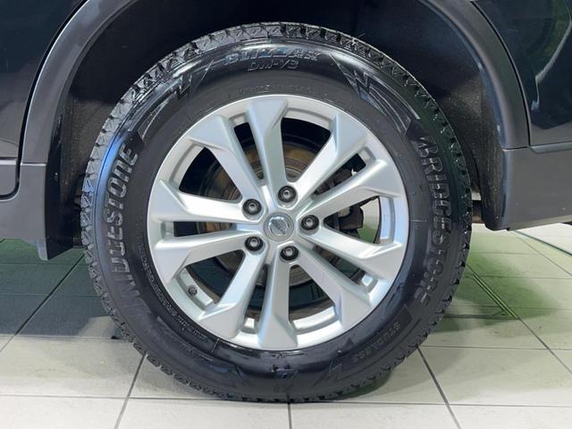 エクストレイル ２０Ｘ　エマージェンシーブレーキパッケージ　４ＷＤ　バックカメラ　衝突被害軽減システム　禁煙車　スマートキー　ＬＥＤヘッドライト　ＥＴＣ　純正１７インチアルミ　オートライト　デュアルエアコン　Ｂｌｕｅｔｏｏｔｈ　ＣＤ　ＤＶＤ再生（59枚目）