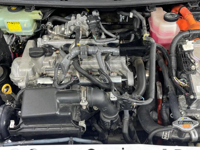 アクア Ｇ　Ｇ’ｓ　純正７インチナビ　バックカメラ　禁煙車　ハーフレザーシート　ＬＥＤヘッド　ＥＴＣ　純正１７インチアルミホイール　オートエアコン　Ｂｌｕｅｔｏｏｔｈ再生　フルセグ　ＬＥＤフォグ（18枚目）