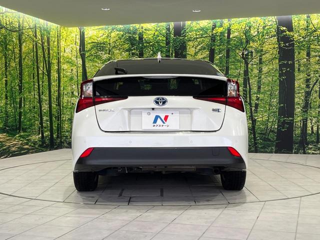 プリウス Ａ　純正１１インチナビ　サンルーフ　衝突軽減システム　ブラインドスポットモニター　ヘッドアップディスプレイ　車線逸脱警告　ＬＥＤヘッドライト　バックカメラ　パワーシート（16枚目）