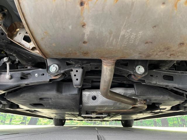 プリウス Ａ　純正１１インチナビ　サンルーフ　衝突軽減システム　ブラインドスポットモニター　ヘッドアップディスプレイ　車線逸脱警告　ＬＥＤヘッドライト　バックカメラ　パワーシート（20枚目）