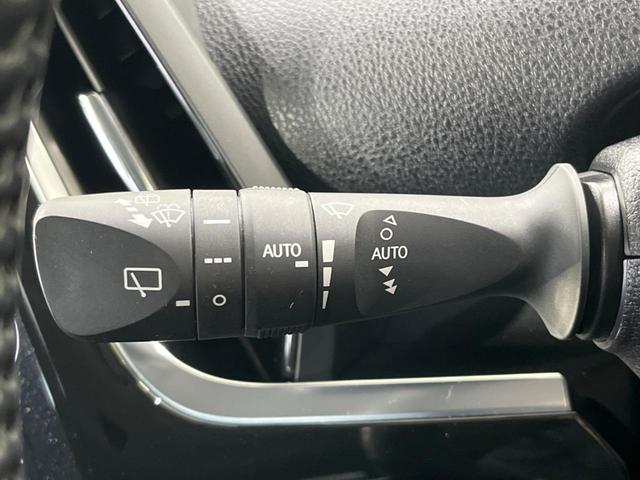 プリウス Ａ　純正１１インチナビ　サンルーフ　衝突軽減システム　ブラインドスポットモニター　ヘッドアップディスプレイ　車線逸脱警告　ＬＥＤヘッドライト　バックカメラ　パワーシート（27枚目）