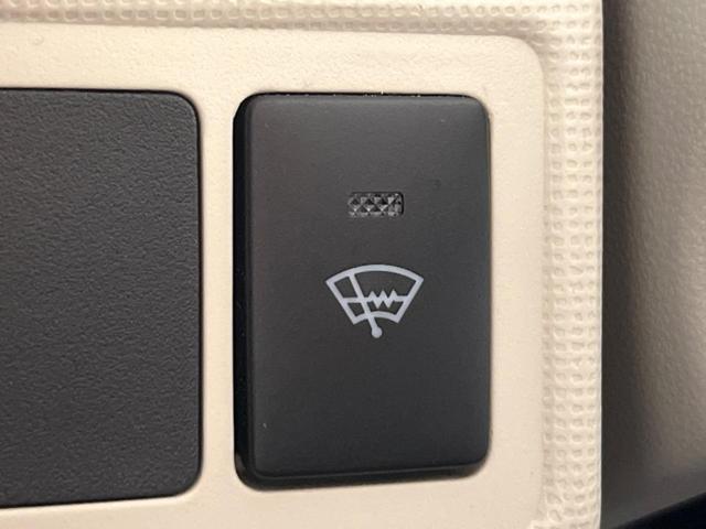 ムーヴキャンバス Ｇメイクアップリミテッド　ＳＡＩＩＩ　衝突軽減システム　両側電動スライドドア　寒冷地仕様　禁煙車　全周囲カメラ　７インチナビ　シートヒーター　ＬＥＤヘッドライト　オートハイビーム　オートエアコン　Ｂｌｕｅｔｏｏｔｈ再生　フルセグＴＶ（3枚目）