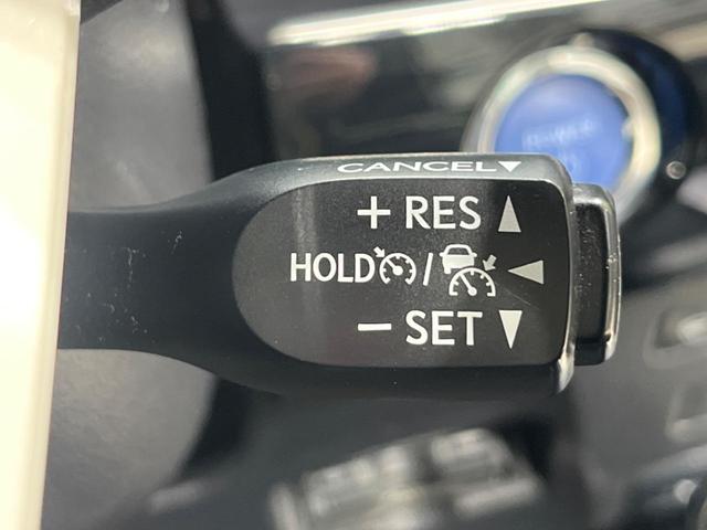 プリウス Ａプレミアム　モデリスタエアロ　衝突軽減システム　４ＷＤ　純正９インチナビ　寒冷地仕様　合皮シート　パワーシート　ブラインドスポットモニター　ヘッドアップディスプレイ　ＬＥＤヘッドライト　Ｂｌｕｅｔｏｏｔｈ再生（8枚目）