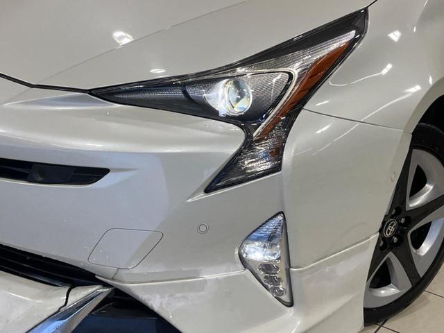 プリウス Ａプレミアム　モデリスタエアロ　衝突軽減システム　４ＷＤ　純正９インチナビ　寒冷地仕様　合皮シート　パワーシート　ブラインドスポットモニター　ヘッドアップディスプレイ　ＬＥＤヘッドライト　Ｂｌｕｅｔｏｏｔｈ再生（14枚目）