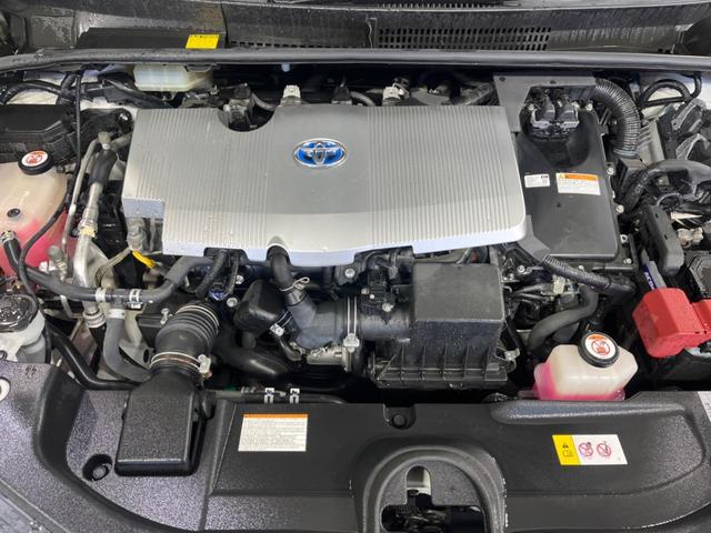 プリウス Ａプレミアム　モデリスタエアロ　衝突軽減システム　４ＷＤ　純正９インチナビ　寒冷地仕様　合皮シート　パワーシート　ブラインドスポットモニター　ヘッドアップディスプレイ　ＬＥＤヘッドライト　Ｂｌｕｅｔｏｏｔｈ再生（20枚目）