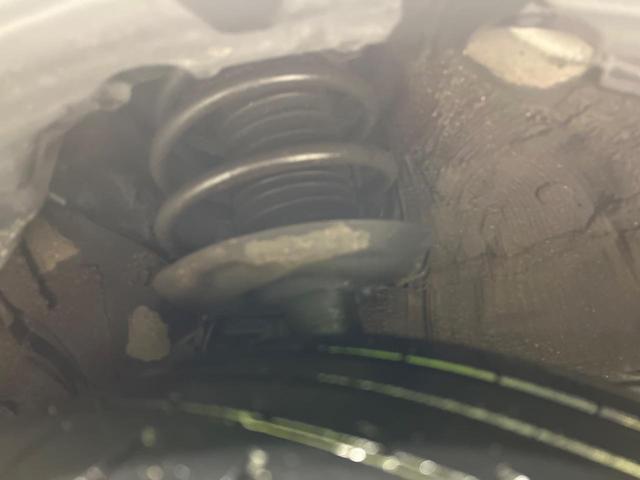 プリウス Ａプレミアム　モデリスタエアロ　衝突軽減システム　４ＷＤ　純正９インチナビ　寒冷地仕様　合皮シート　パワーシート　ブラインドスポットモニター　ヘッドアップディスプレイ　ＬＥＤヘッドライト　Ｂｌｕｅｔｏｏｔｈ再生（22枚目）