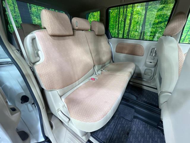シエンタ Ｘ　７人乗り　４ＷＤ　禁煙車　ＣＤ　ベージュインテリア　パワーウィンドウ　電動格納ミラー　ヘッドライトレベライザー　ウィンカーミラー（6枚目）