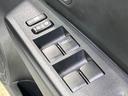 ジュエラ　禁煙車　純正ナビ　キーレスエントリー　ＬＥＤヘッドライト　電動格納ミラー　シートリフター　ＥＴＣ　シルバー加飾付きステアリング（22枚目）