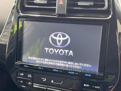 【純正９型ナビ】人気の純正ナビを装備。オーディオ機能も充実しており、Ｂｌｕｅｔｏｏｔｈ接続すればお持ちのスマホやＭＰ３プレイヤーの音楽を再生可能！毎日の運転がさらに楽しくなります！！ 4