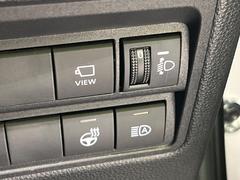 【ステアリングヒーター】冬場に冷たくなりやすい革巻きステアリングを、スイッチ一つで素早く適温に！エアコンよりも早く温まってくれるので、寒い日の運転も快適になりますね♪ 7