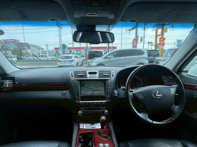 ＬＳ ＬＳ４６０　バージョンＣ　Ｉパッケージ　純正ＨＤＤナビ　バックカメラ　サンルーフ　フルセグＴＶ　ＨＩＤオートライト　エアシート　ＤＶＤ　ドアクルーザー　純正１８インチアルミホイール　リアシートヒーター　クルコン（2枚目）