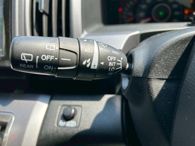 ステップワゴンスパーダ Ｚ　クールスピリット　禁煙車　純正９インチナビ　両側パワースライド　バックカメラ　ＨＩＤオートライト　ハーフレザーシート　クルーズコントロール　ＥＴＣ　パドルシフト　アイドリングストップ　純正アルミホイール（67枚目）