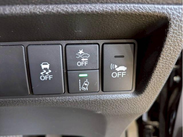 ジェイド ハイブリッドＸ・ホンダセンシング　禁煙　純正８インチＳＤナビ　ブルートゥース　フルセグテレビ　ＤＶＤ再生　ＥＴＣ　前後ドラレコ　ホンダセンシング　レ－ダ－クル－ズコントロ－ズ　フォグ　ＬＥＤオートライト　ＶＳＣ　ミュージックラック（25枚目）