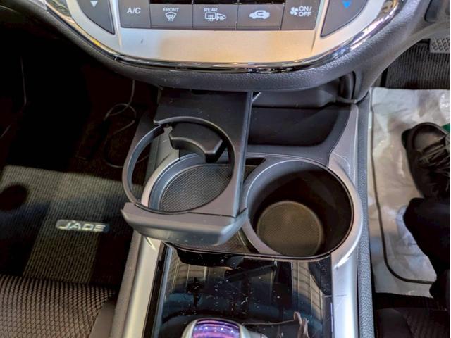 ジェイド ハイブリッドＸ・ホンダセンシング　禁煙　純正８インチＳＤナビ　ブルートゥース　フルセグテレビ　ＤＶＤ再生　ＥＴＣ　前後ドラレコ　ホンダセンシング　レ－ダ－クル－ズコントロ－ズ　フォグ　ＬＥＤオートライト　ＶＳＣ　ミュージックラック（61枚目）