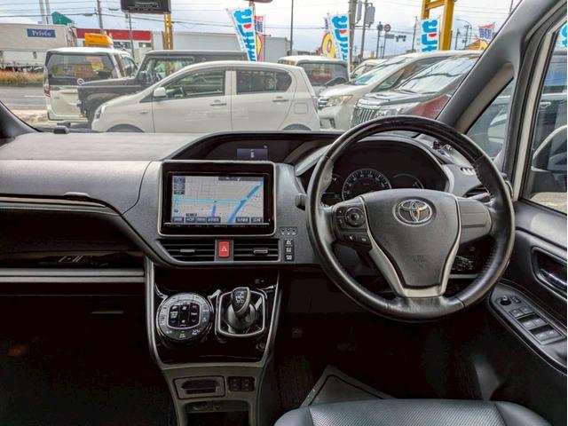 エスクァイア ハイブリッドＧｉ　純正９インチＳＤナビ　ＣＤＤＶＤ再生　バックカメラ　ブルートゥース　フルセグ　両側パワースライドドア　前後ドラレコ　？左右シ－トヒ－タ　ＬＥＤオートライト　クルーズコントロール　フリップダウンモニター（6枚目）