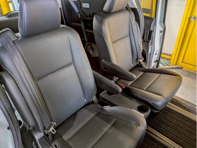 エスクァイア ハイブリッドＧｉ　純正９インチＳＤナビ　ＣＤＤＶＤ再生　バックカメラ　ブルートゥース　フルセグ　両側パワースライドドア　前後ドラレコ　？左右シ－トヒ－タ　ＬＥＤオートライト　クルーズコントロール　フリップダウンモニター（18枚目）