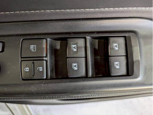 エスクァイア ハイブリッドＧｉ　純正９インチＳＤナビ　ＣＤＤＶＤ再生　バックカメラ　ブルートゥース　フルセグ　両側パワースライドドア　前後ドラレコ　？左右シ－トヒ－タ　ＬＥＤオートライト　クルーズコントロール　フリップダウンモニター（69枚目）