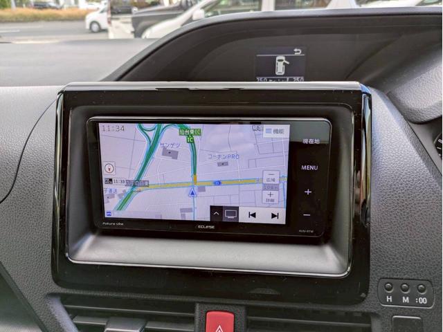 普通のナビ（７インチ）よりも大きなナビが付いております！！やはりミニバンのナビは大型に限ります♪新品を買うととても高額ですが最初から付いていると嬉しいですネ☆