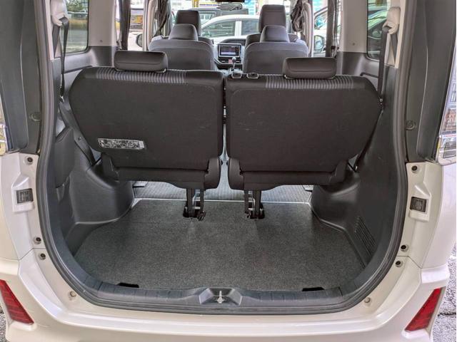 荷室はこのままでも十分広々！普段のお買い物には十分対応出来ます♪