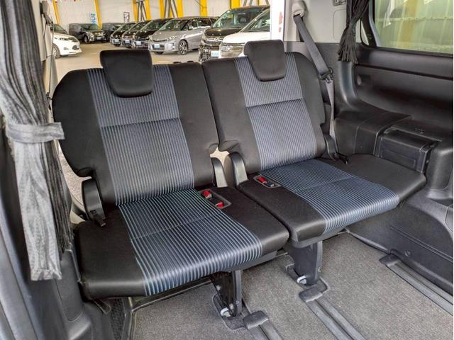 三列目シートもこれだけのスペースがあるんです！小さなお子様から、大人まで、広々くつげる室内です！