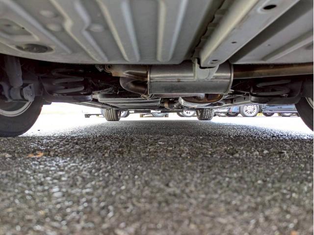 下回りに注目！！当社の仕入れは関東地方を中心に仕入れていますので、融雪剤などによるサビや痛みが少ないのが特徴の一つです☆サビが少ないと足回りやマフラーカバーの寿命も長くなり、故障も少なくなりますヨ♪