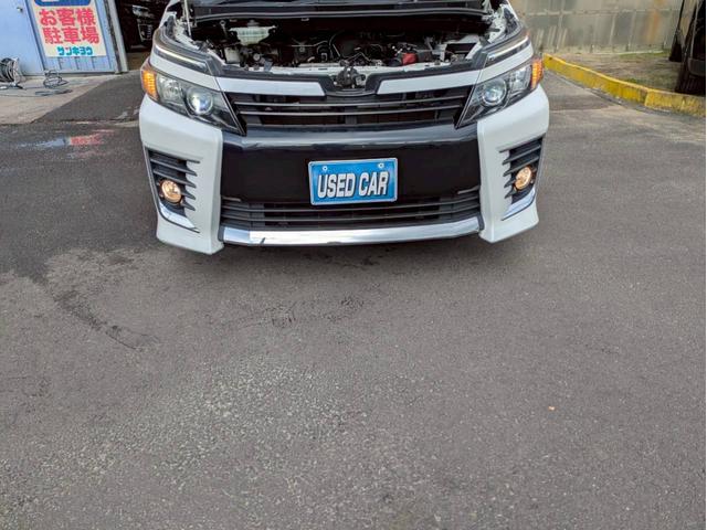 フォグランプ付です。ヘッドライトでは光のあたりにくい足元を優しく照らしてくれます。霧や雨の時には特に重宝しますよ☆