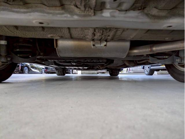 ステップワゴンスパーダ インターナビ　パワーエディション　禁煙車　ＨＤＤインターナビ　ＤＶＤ再生　ワンセグテレビ　ＥＴＣ　ミュージックサーバー　ＶＳＣ　フリップダウンモニター　バックカメラ　両側パワースライドドア　オートエアコン　ドラレコ（28枚目）