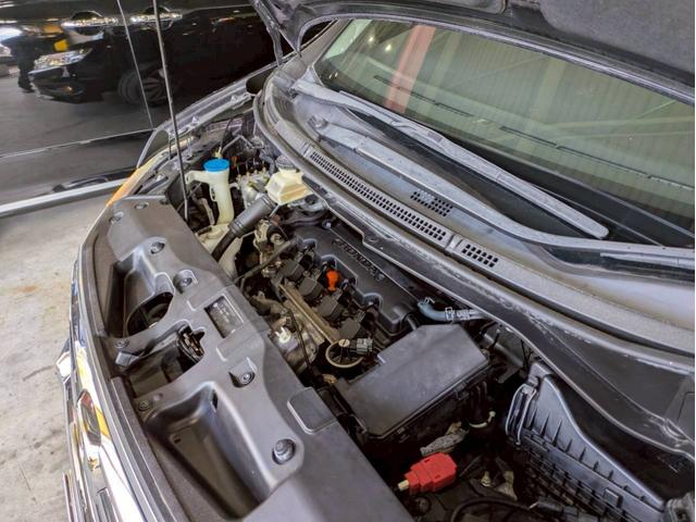 ステップワゴンスパーダ インターナビ　パワーエディション　禁煙車　ＨＤＤインターナビ　ＤＶＤ再生　ワンセグテレビ　ＥＴＣ　ミュージックサーバー　ＶＳＣ　フリップダウンモニター　バックカメラ　両側パワースライドドア　オートエアコン　ドラレコ（29枚目）