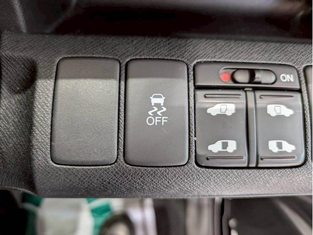 ステップワゴンスパーダ インターナビ　パワーエディション　禁煙車　ＨＤＤインターナビ　ＤＶＤ再生　ワンセグテレビ　ＥＴＣ　ミュージックサーバー　ＶＳＣ　フリップダウンモニター　バックカメラ　両側パワースライドドア　オートエアコン　ドラレコ（35枚目）