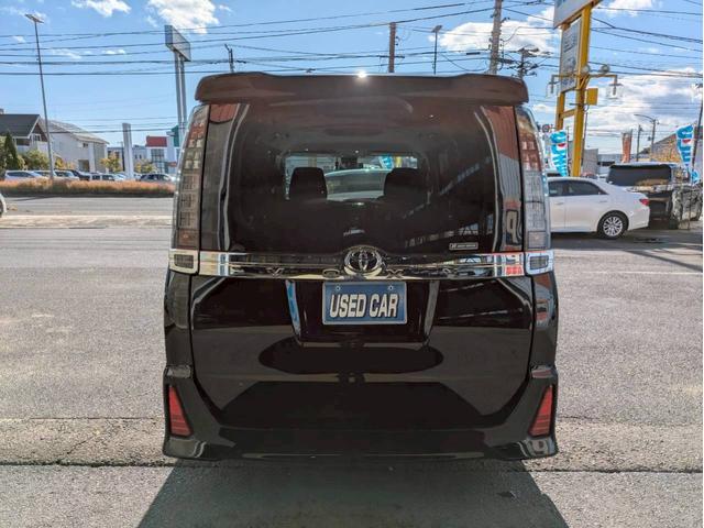 ヴォクシー ＺＳ　煌ＩＩ　禁煙車　純正ＳＤナビ　ブルートゥース　フルセグテレビ　ＤＶＤ再生　ＥＴＣ　オートマチックハイビーム　プリクラッシュセーフティシステム　ＶＳＣ　バックカメラ　車線逸脱警報　アイドリングストップ（3枚目）