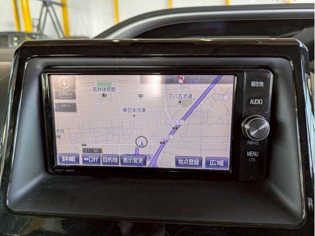 ヴォクシー ＺＳ　煌ＩＩ　禁煙車　純正ＳＤナビ　ブルートゥース　フルセグテレビ　ＤＶＤ再生　ＥＴＣ　オートマチックハイビーム　プリクラッシュセーフティシステム　ＶＳＣ　バックカメラ　車線逸脱警報　アイドリングストップ（6枚目）