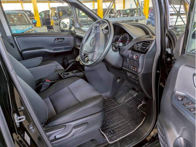 ヴォクシー ＺＳ　煌ＩＩ　禁煙車　純正ＳＤナビ　ブルートゥース　フルセグテレビ　ＤＶＤ再生　ＥＴＣ　オートマチックハイビーム　プリクラッシュセーフティシステム　ＶＳＣ　バックカメラ　車線逸脱警報　アイドリングストップ（15枚目）