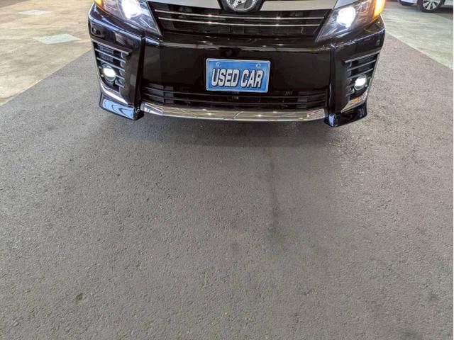 ヴォクシー ＺＳ　煌ＩＩ　禁煙車　純正ＳＤナビ　ブルートゥース　フルセグテレビ　ＤＶＤ再生　ＥＴＣ　オートマチックハイビーム　プリクラッシュセーフティシステム　ＶＳＣ　バックカメラ　車線逸脱警報　アイドリングストップ（25枚目）