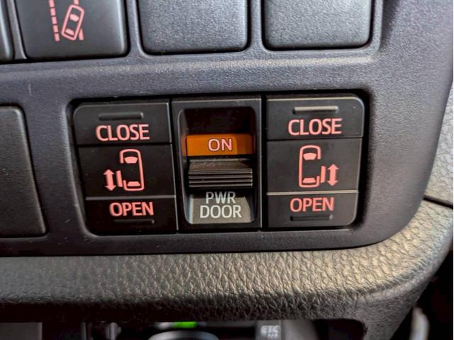 ヴォクシー ＺＳ　煌ＩＩ　禁煙車　純正ＳＤナビ　ブルートゥース　フルセグテレビ　ＤＶＤ再生　ＥＴＣ　オートマチックハイビーム　プリクラッシュセーフティシステム　ＶＳＣ　バックカメラ　車線逸脱警報　アイドリングストップ（28枚目）