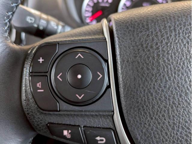 ヴォクシー ＺＳ　煌ＩＩ　禁煙車　純正ＳＤナビ　ブルートゥース　フルセグテレビ　ＤＶＤ再生　ＥＴＣ　オートマチックハイビーム　プリクラッシュセーフティシステム　ＶＳＣ　バックカメラ　車線逸脱警報　アイドリングストップ（36枚目）