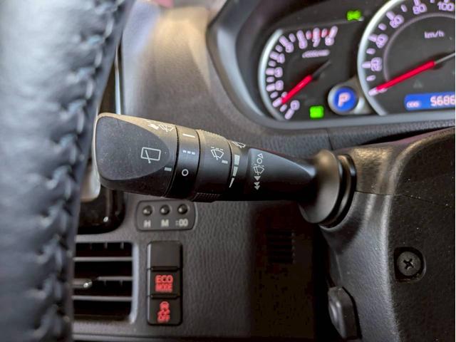 ヴォクシー ＺＳ　煌ＩＩ　禁煙車　純正ＳＤナビ　ブルートゥース　フルセグテレビ　ＤＶＤ再生　ＥＴＣ　オートマチックハイビーム　プリクラッシュセーフティシステム　ＶＳＣ　バックカメラ　車線逸脱警報　アイドリングストップ（39枚目）