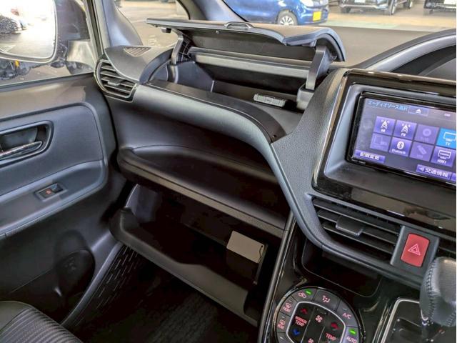 ヴォクシー ＺＳ　煌ＩＩ　禁煙車　純正ＳＤナビ　ブルートゥース　フルセグテレビ　ＤＶＤ再生　ＥＴＣ　オートマチックハイビーム　プリクラッシュセーフティシステム　ＶＳＣ　バックカメラ　車線逸脱警報　アイドリングストップ（54枚目）