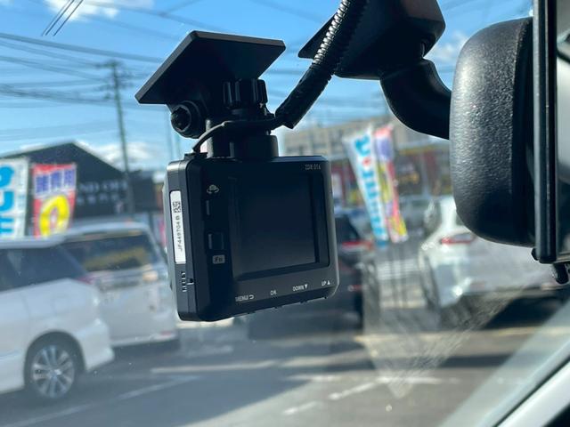 ステップワゴンスパーダ Ｓ　４ＷＤ　禁煙車　クラリオンＳＤナビ　ＣＤ　ＤＶＤ　フルセグテレビ　バックカメラ　アルパインフリップダウン　両側パワースライドドア　ワンオーナー　クルーズコントロール　前後ドライブレコーダー（8枚目）