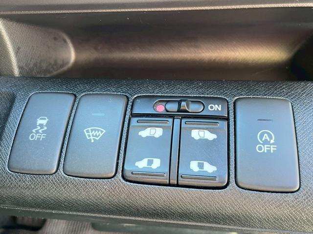 ステップワゴンスパーダ Ｓ　４ＷＤ　禁煙車　クラリオンＳＤナビ　ＣＤ　ＤＶＤ　フルセグテレビ　バックカメラ　アルパインフリップダウン　両側パワースライドドア　ワンオーナー　クルーズコントロール　前後ドライブレコーダー（9枚目）