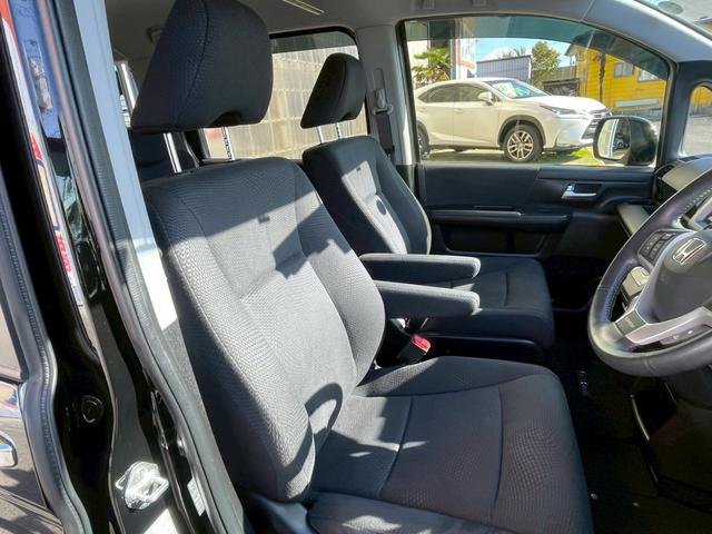 ステップワゴンスパーダ Ｓ　４ＷＤ　禁煙車　クラリオンＳＤナビ　ＣＤ　ＤＶＤ　フルセグテレビ　バックカメラ　アルパインフリップダウン　両側パワースライドドア　ワンオーナー　クルーズコントロール　前後ドライブレコーダー（13枚目）