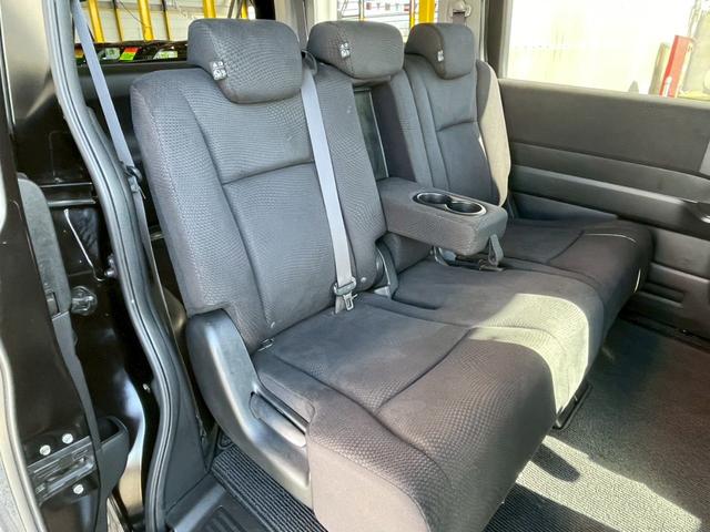 ステップワゴンスパーダ Ｓ　４ＷＤ　禁煙車　クラリオンＳＤナビ　ＣＤ　ＤＶＤ　フルセグテレビ　バックカメラ　アルパインフリップダウン　両側パワースライドドア　ワンオーナー　クルーズコントロール　前後ドライブレコーダー（14枚目）