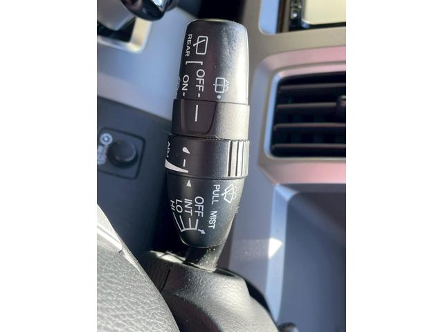 ステップワゴンスパーダ Ｓ　４ＷＤ　禁煙車　クラリオンＳＤナビ　ＣＤ　ＤＶＤ　フルセグテレビ　バックカメラ　アルパインフリップダウン　両側パワースライドドア　ワンオーナー　クルーズコントロール　前後ドライブレコーダー（28枚目）